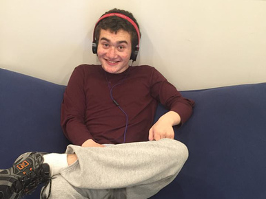 Az autista fiú 16 éves koráig nem kommunikált, most írt egy levelet