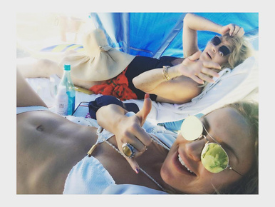 Kate Hudson a nagyon menő anyukájával lazulgat