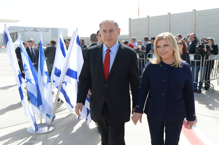 Benjamin és Sara Netanjahu a Ben Gurion Repülőtéren 2015. március 1-én.