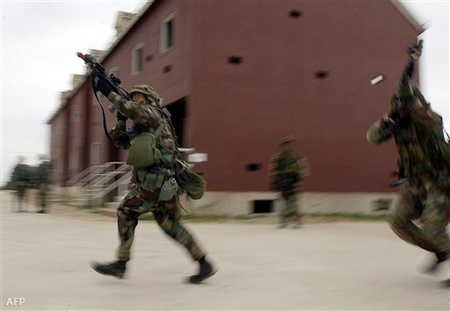 Iraki bevetésre készülődő speciális egység 2003-ban Fort Hoodban
