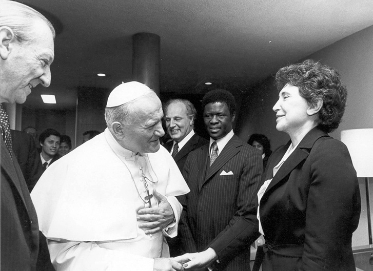 II. János Pál pápával a New York-i ENSZ-székházban.