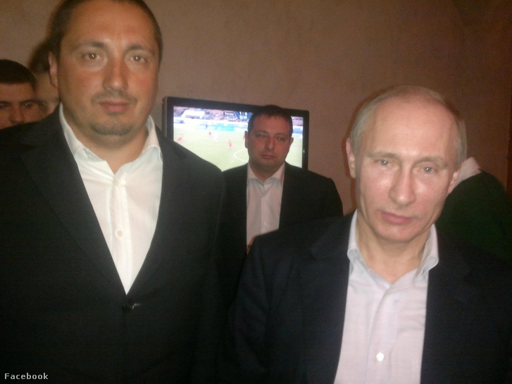 Sprigin több közös képen is szerepel Putyinnal