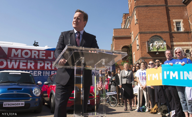 David Cameron brit kormányfő az Európai Unióban maradás mellett kampányol Londonban 2016. június 6-án. Nagy-Britanniában június 23-án tartanak népszavazást az EU-tagságról.