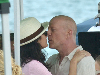 Bruce Willis új feleségével való kapcsolatáról beszélt