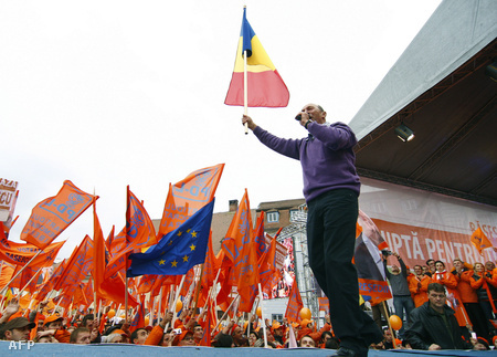 Traian Basescu kampányol