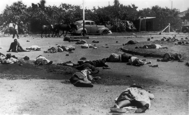 A halálos áldozatokkal járó Sharpeville-i demonstráció fordulópont volt az apartheid elleni harcban. 69 embert ölt meg a rendőrség a demonstrálók közül.