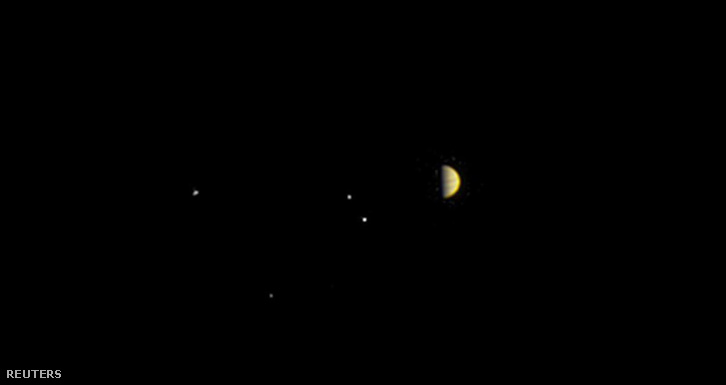 A JunoCam 2016. június 21-én készített felvétele a Jupiterről, 10,9 millió kilométer távolságból.