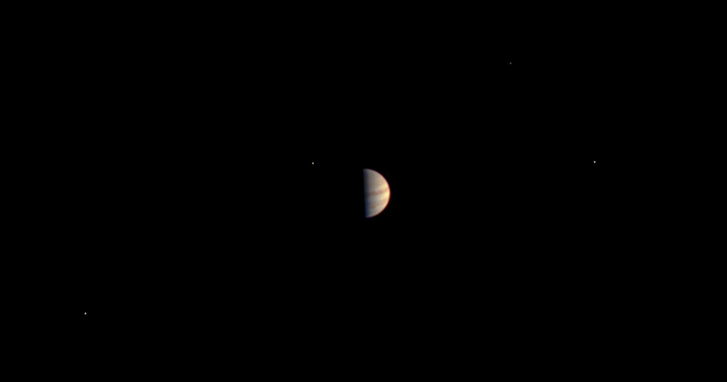 Ezt a fotót a Juno küldte, útban a Jupiter felé