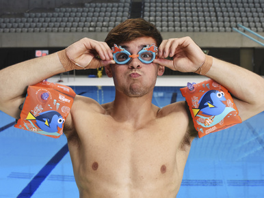 Tom Daley szétökörködött egy kampányfotózást