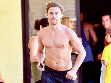 Most már ideje, hogy megjegyezze Derek Hough nevét!