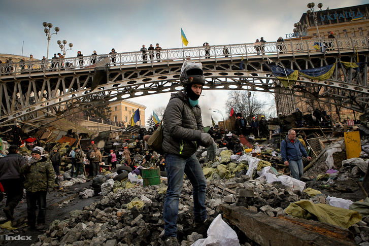 Tüntetők a kijevi Majdan téren 2014. február 20-án.