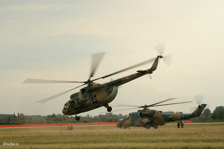 A Magyar Honvédség Mi-17 típusú helikoptere.