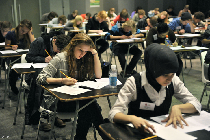 Diákok a holland Matematikai Diákolimpián, Amszterdamban