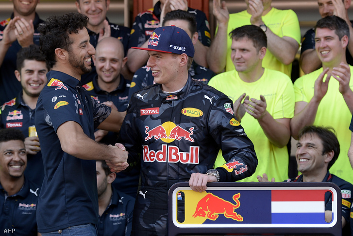 Daniel Ricciardoés Max Verstappen
