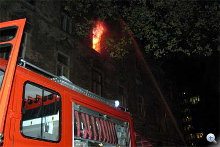 Fotó: Fővárosi Tűzoltóság  További képek a Lánglovagok.hu tűzoltóportálon