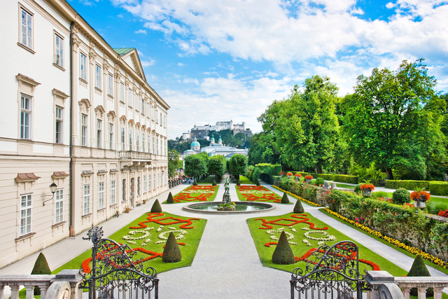 Egy a sok csodás salzburgi látnivaló közül: a Mirabell palota kertje