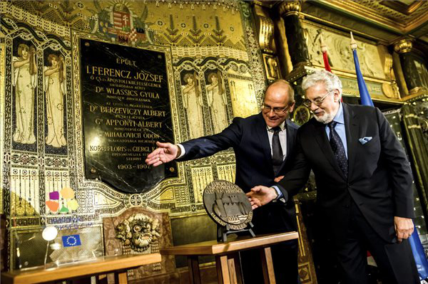 Navracsics Tibor és Plácido Domingo