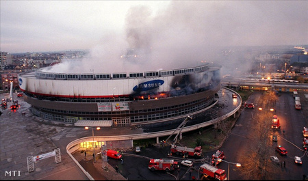 1999 december 15-én kora hajnalban kigyulladt a Budapest Sportcsarnok.