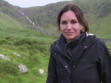 Courteney Cox megpróbálta felvenni a versenyt a ráncaival, de nem kellett volna
