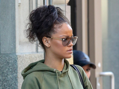 Rihanna olyan nyugodtan sétálgat a nyílt utcán, mintha a Sziget meg se történt volna