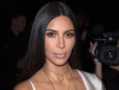 Kim Kardashiant fegyverrel támadták meg, Kanye West megszakította koncertjét