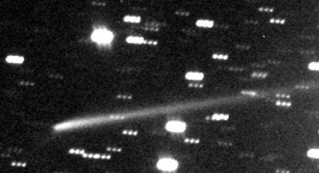 Az üstökös Robert McMillan január 8-ai felvételén, amely az 1,8 m-es Spacewatch II-reflektorral készült az arizonai Kitt Peak Obszervatóriumban (Spacewatch/University of Arizona)
