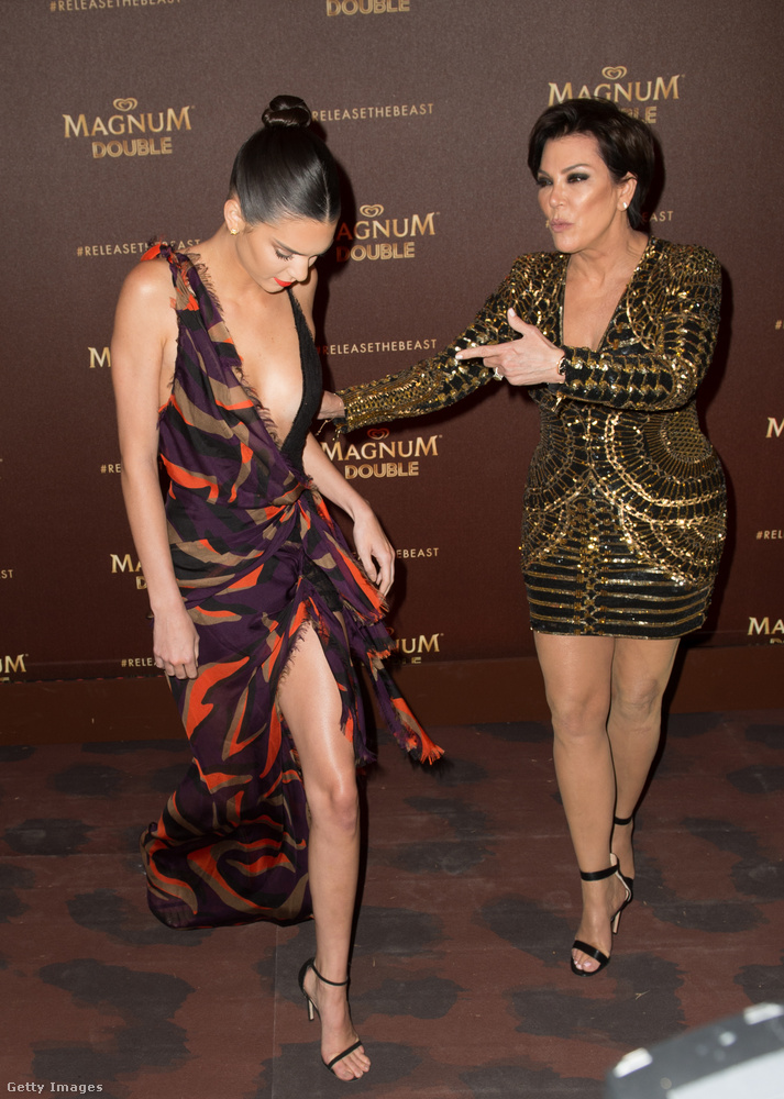 De nézzük, mit mondd a Kardashian lányok anyukája, Kris Jenner.