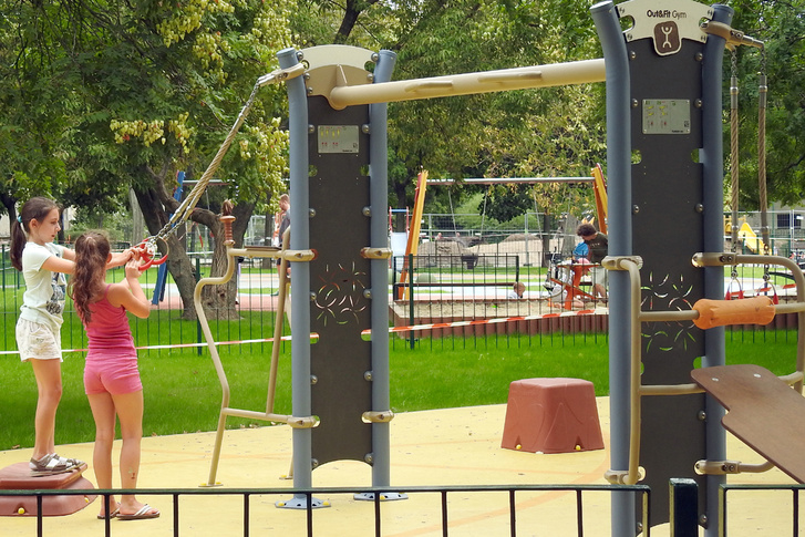 Egy összetett eszköz a közelmúltban felújított újpesti Semsey parkban