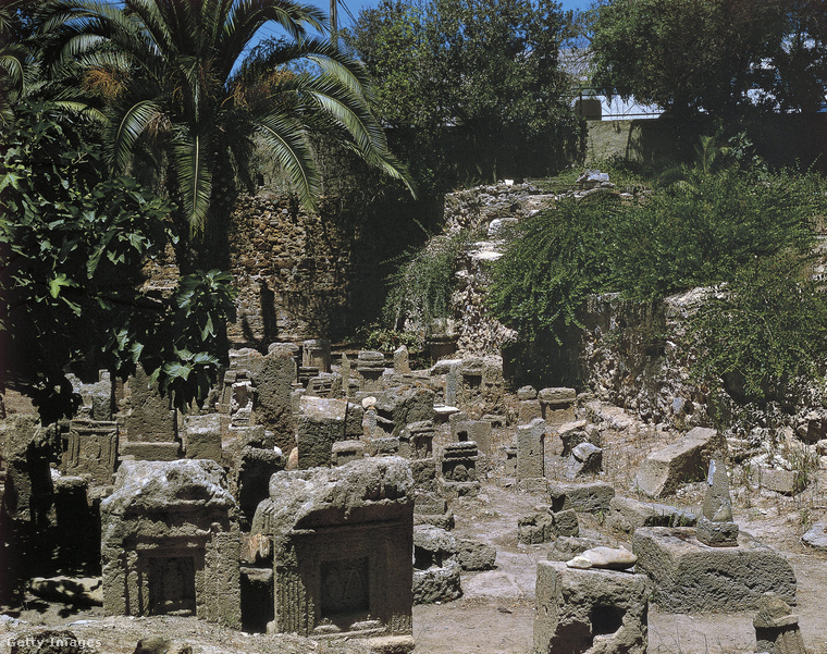 A tunéziai Tophet-temetőt 1921-ben tárták fel