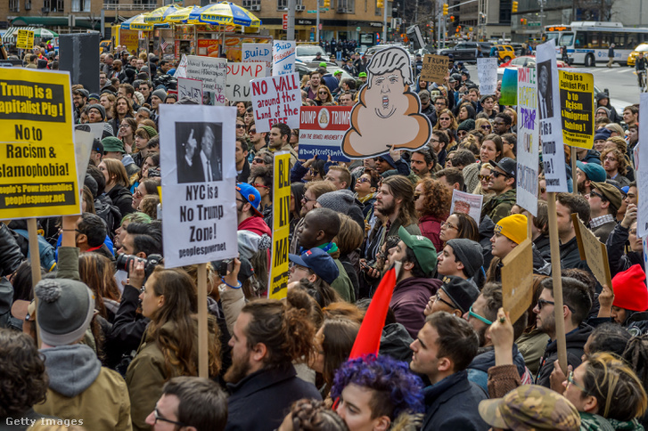 Donald Trump ellenes tüntetők New Yorkban 2016. március 19-én