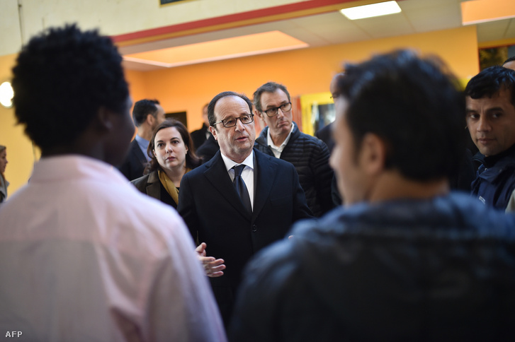 Hollande szombaton migránsokkal találkozott