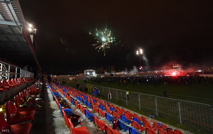 Tűzijáték az Illovszky Rudolf Stadionban a létesítmény búcsúztatóján