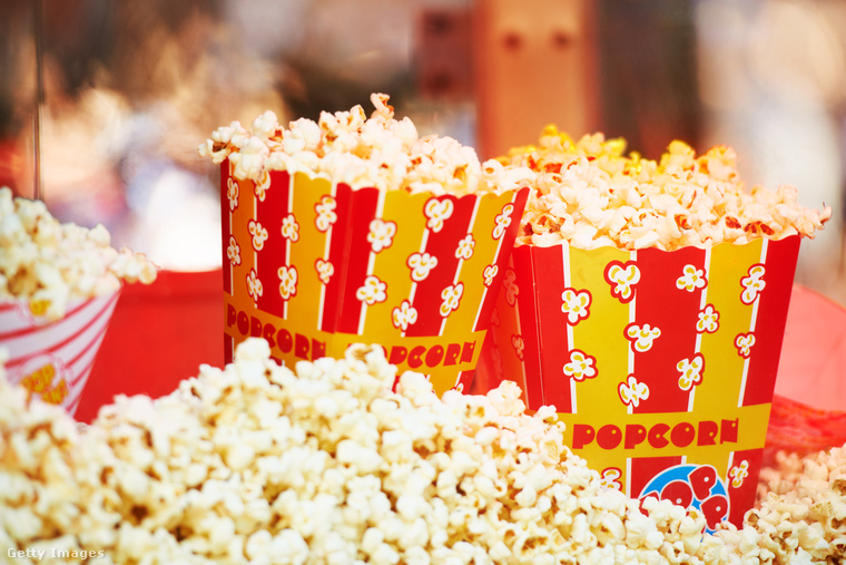 Popcorn: kellemes sósságú, apró kukorica kipattogott verzióban, a mozik legnagyobb főszereplője