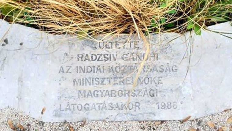 Radzsiv Gandhi ajándéka a felújított Nehru-rakparton