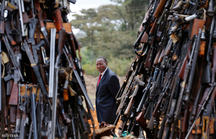 2016-11-15T131954Z 1691964101 D1BEUMZDIWAC RTRMADP 3 KENYA-WEAPO