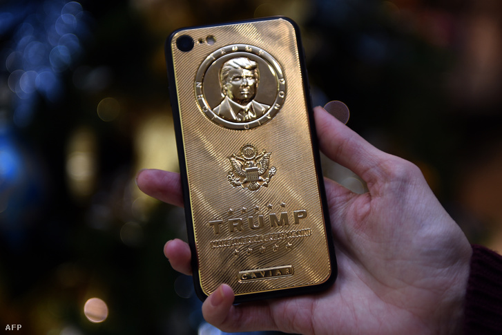 Egy orosz dizájncég arannyal kirakott iphone-tokja Trump elnökké választása előtt tiszteleg.