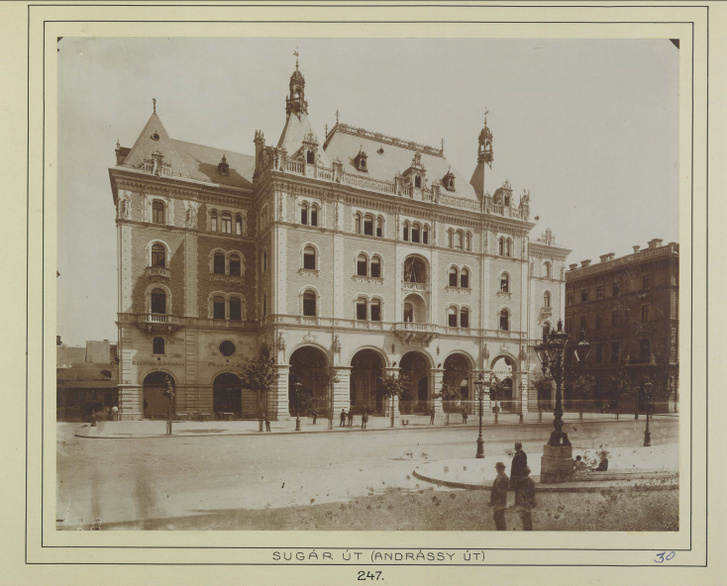 Andrássy (Sugár) út 25., Drechsler-palota. A felvétel 1884-1890 között készült