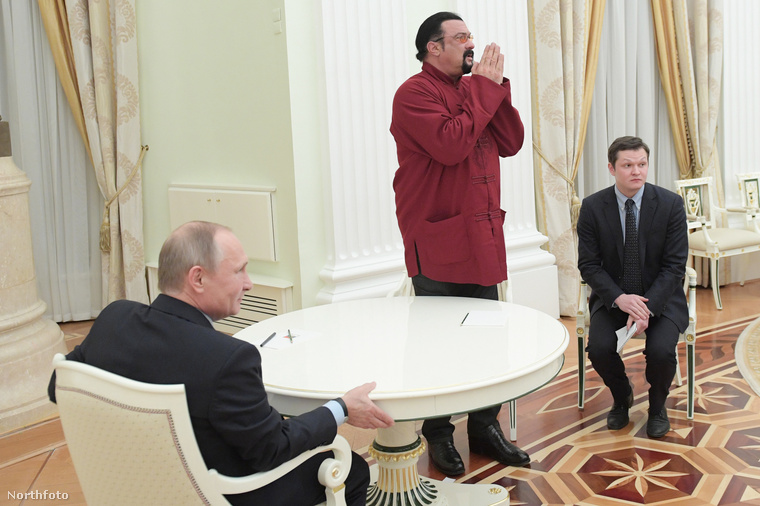 A színész oroszul mondott köszönetet Putyinnak