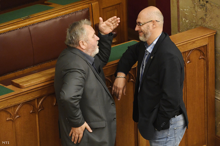 Gőgös Zoltán és Tóbiás József az Országgyűlés plenáris ülésén 2016. november 14-én.