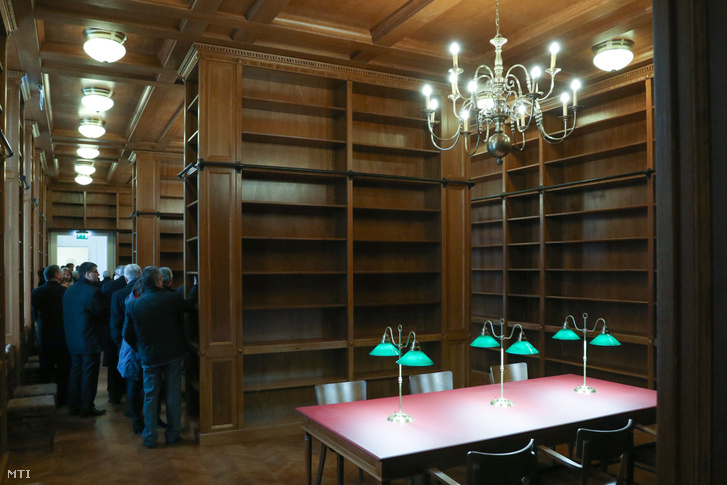 A Mezőtúri Református Kollégium felújított Ókönyvtára