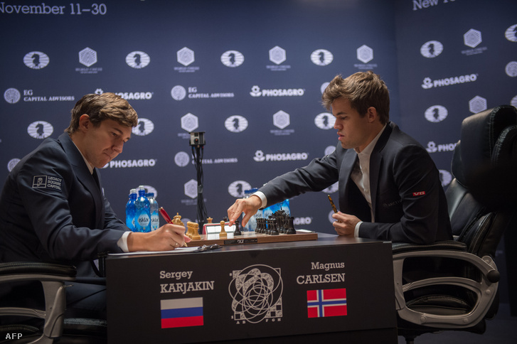 Karjakin és Carlsen a 11. fordulóban, november 26-án.