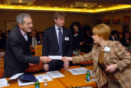 Molnár Lajos az SZDSZ szakpolitikusa, Oberfrank Ferenc, a Fidesz képviselője és Pusztai Erzsébet, az MDF szakpolitikusa 2006-ban