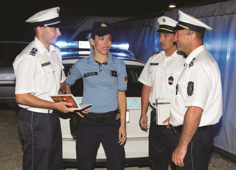 2016 nyarán hazai rendőrök szolgáltak a magyar turisták által kedvelt horvát tengerparti üdülőhelyen, Zadarban