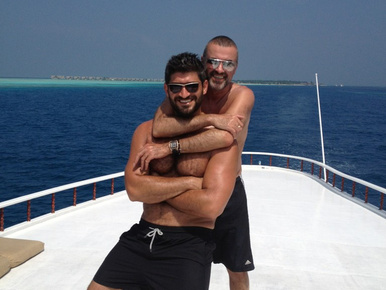 Barátja próbálta felébreszteni George Michaelt