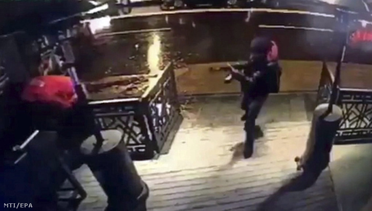 Fegyveres támadó érkezik az isztambuli Reina klubba a 2017. január 1-jére virradó éjjel