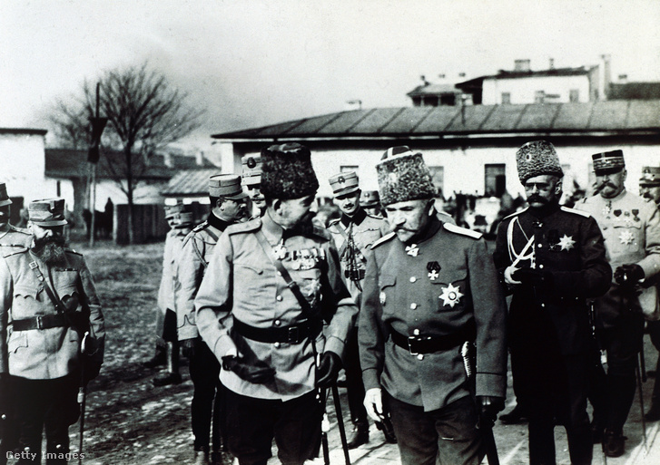 I. Ferdinánd, Románia királya 1916. december 19-én két generálisával