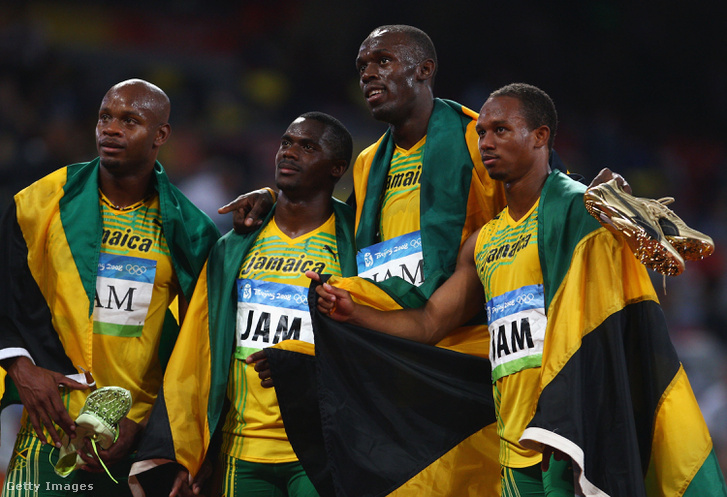 Asafa Powell, Nesta Carter, Usain Bolt és Michael Frater a pekingi olimpián