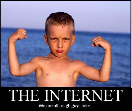 Az interneten mindenki erős, okos és igazságos.