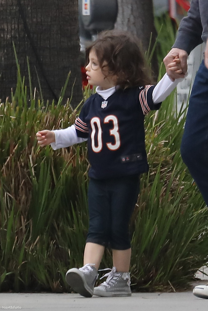 A kislányon és az édesapján ugyanis egy Chicago Bears-mez figyelt, ebben a szerelésben jelent meg a február első vasárnapján tartott döntő előtt