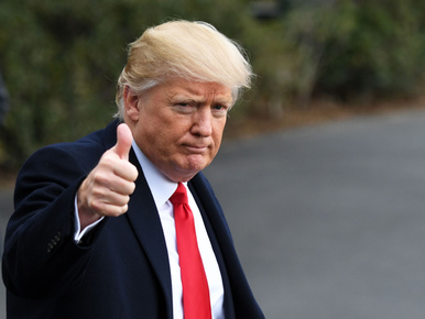 A terroristák után a kézi törölközők kerültek Donald Trump célkeresztjébe